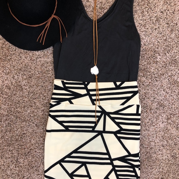LuLaRoe Dresses & Skirts - LuLaRoe Cassie Skirt